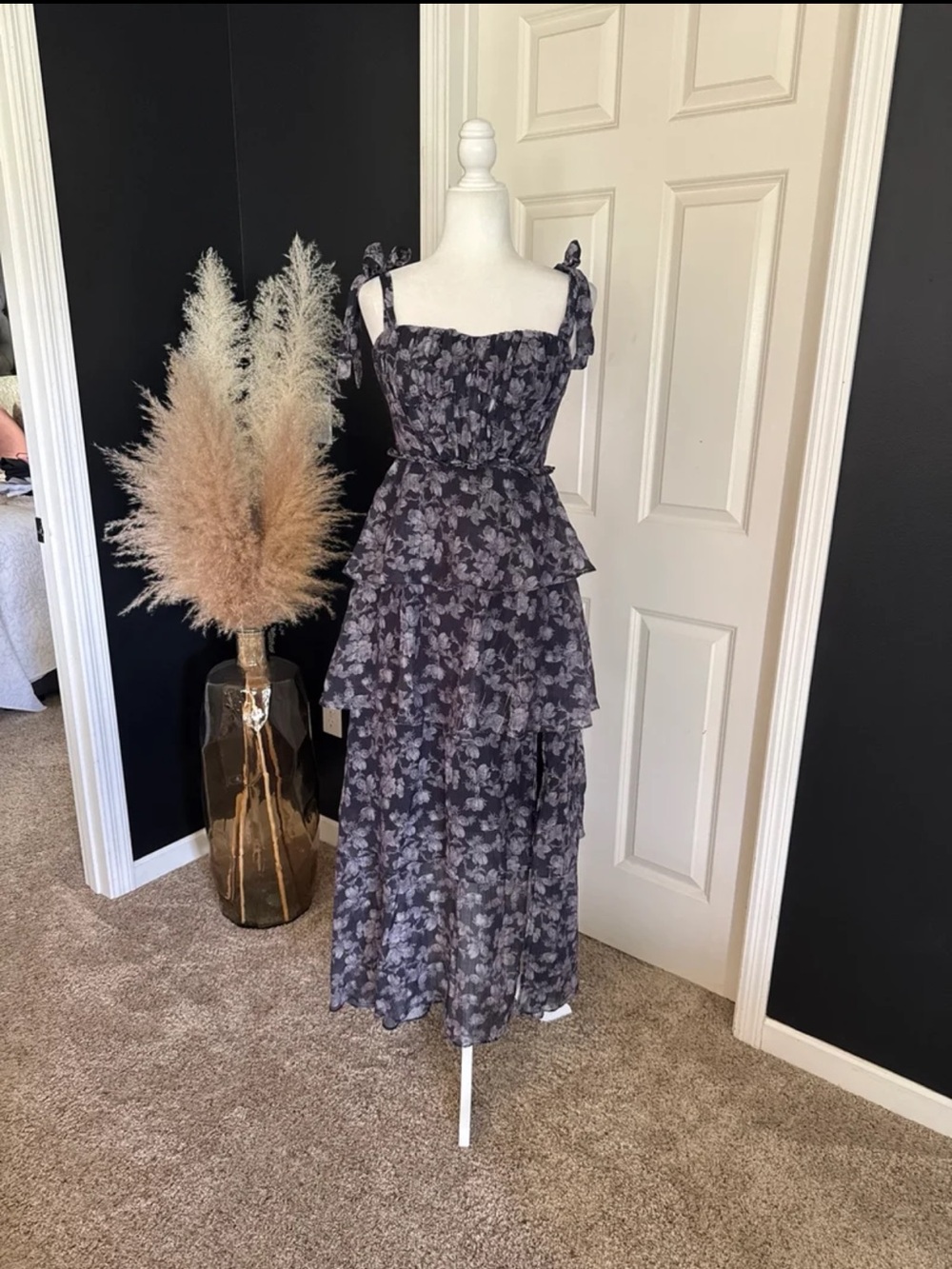 Astr the Label- Mellorie Floral Tiered Maxi Dress size Small - Picture 8 of 12